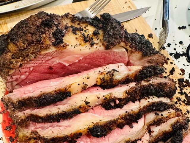 Boxed beef prices could begin to see stronger seasonal demand, but offsetting trade news will be a challenge for traders. (DTN photo by ShayLe Stewart)