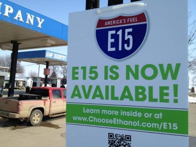 Nationwide, year-round E15 is on the table with the congressional E15 Rural Energy Council, but a group of oil refiners want the ethanol industry to give up broader refinery exemptions and lower RIN costs for ethanol producers to get it. (photo courtesy of the Iowa Renewable Fuels Association) 