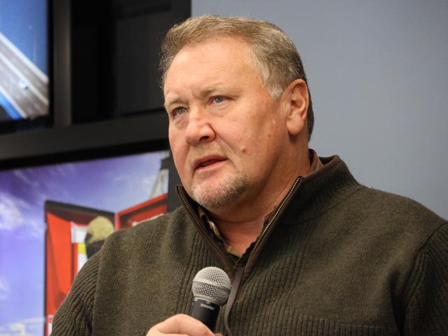 Scott McPheeters, a farmer from Gothenburg, Nebraska, and vice chairman of the Nebraska Ethanol Board, spoke to a group of agriculture journalists during an Agricultural Communicators Network workshop in Omaha last week. (DTN photo by Elaine Shein)