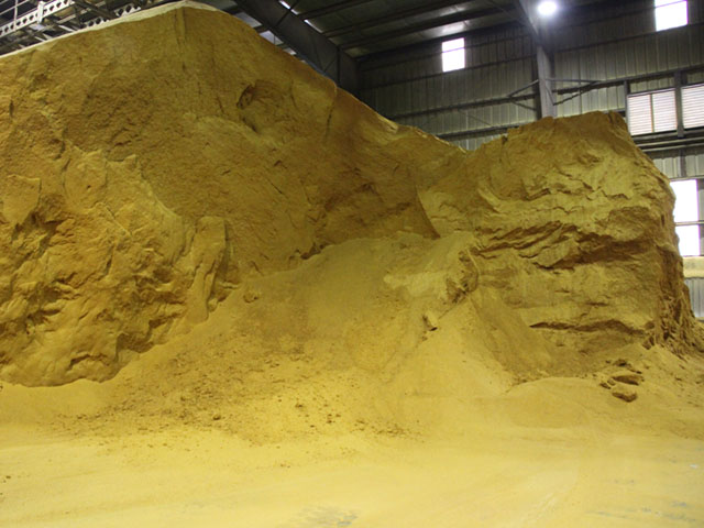 DTN&#039;s weekly spot price for domestic distillers dried grains was $3 lower on average at $145 per ton. (DTN file photo by Elaine Shein)