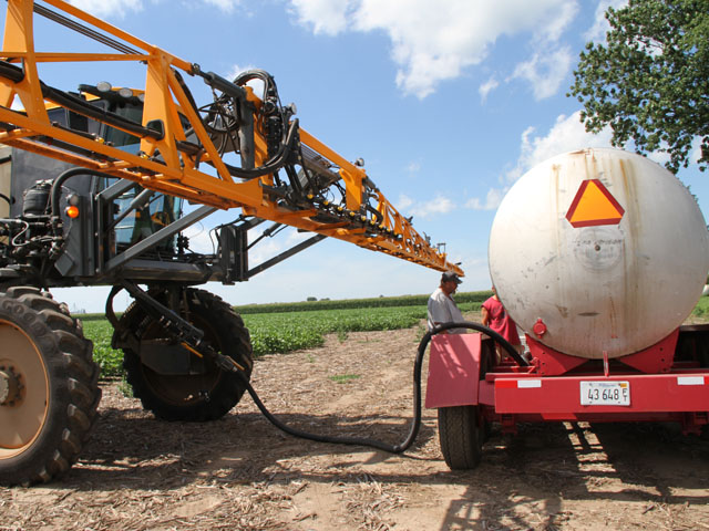 The tight window for dicamba applications may get pushed to the limit in some areas this season. (DTN photo by Pamela Smith)