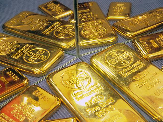 "Good as gold," the saying goes. But good for what? Dollars are ultimately spent. Ag commodities end up as food, fuel or fiber. Gold is mostly stored. (Image by Kotivalo, CC-BY-SA-3.0)