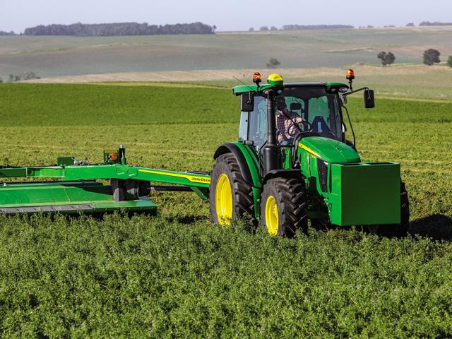 Deere&#039;s Model Year 2022 5M Tractors with PowrQuad transmissions are now available to order. (Photo courtesy of John Deere)