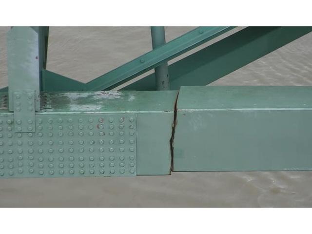 A structural crack in the I-40 bridge over the Mississippi River from Memphis to West Memphis was found Tuesday, May 11, during a routine exam of the bridge, closing the bridge to all vehicle and river traffic. (Photo by the Tennessee Department of Transportation)