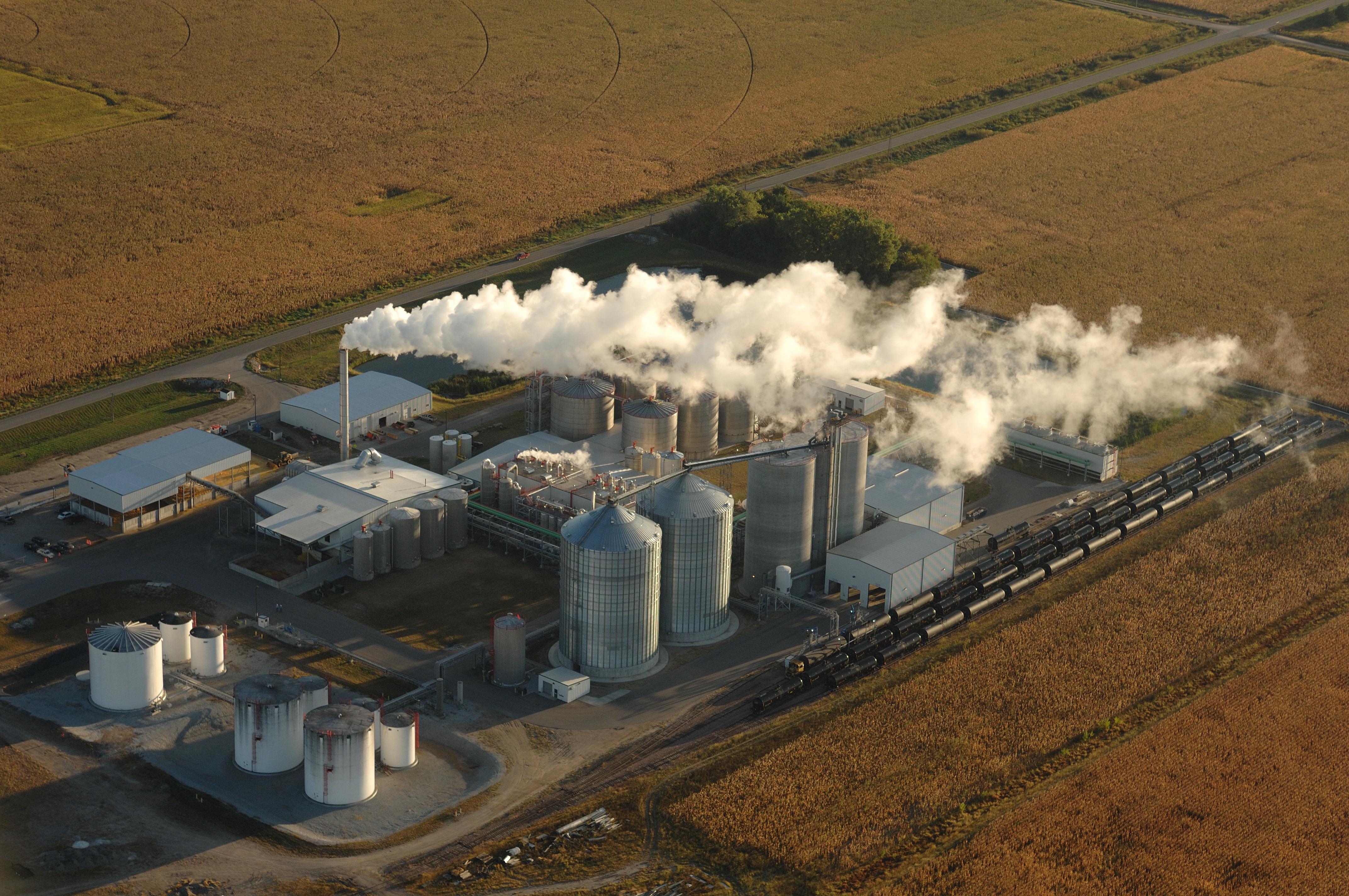 A South Dakota ethanol company asked the state&#039;s congressional delegation to press the EPA to conduct an analysis of E30. (DTN file photo)