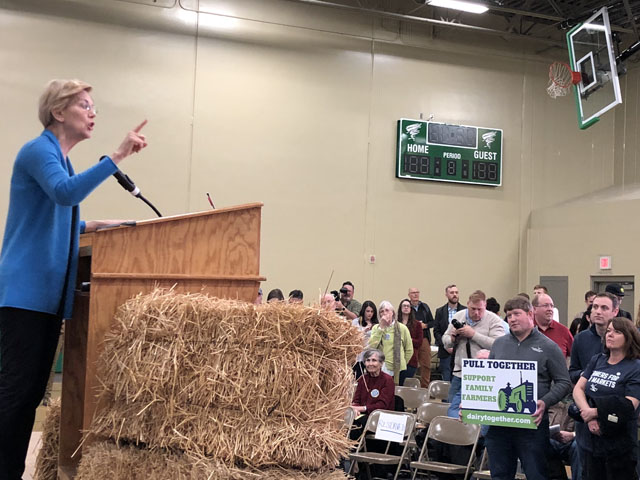 Sen. Elizabeth Warren, D-Mass., talks to a group of more than 100 family farm activists on Saturday about the way government supports large corporations over average people and small businesses such as farms. Warren later took part in a forum on rural issues at Buena Vista University.  (DTN photo by Chris Clayton)