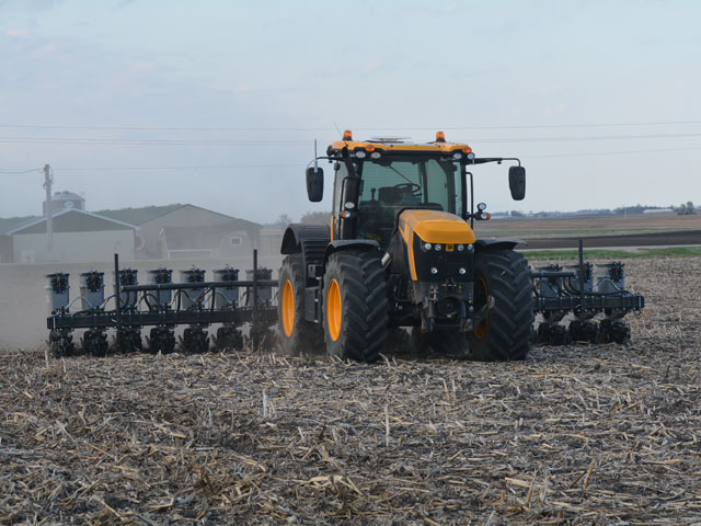 Sabanto tested its autonomous tractor on a farm near Sac City, Iowa, on May 3. (DTN/Progressive Farmer photo by Matthew Wilde)
