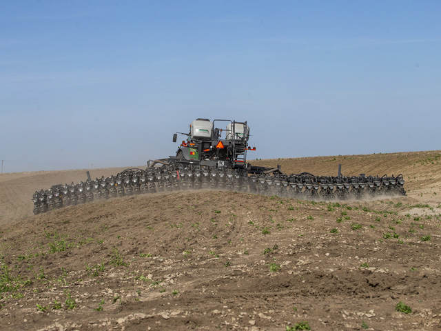 The vertical contouring toolbar on the AGCO exclusive SmartFrame on Fendt&#039;s new Momentum planter is outfitted with Precision Planting components and flexes up and down as much as 68 inches to follow the field contour. (Photo courtesy of Fendt)