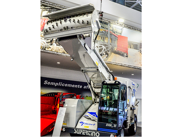 Supertino Electra 2 Self Propelled Mixer Wagon (Greg Lamp)