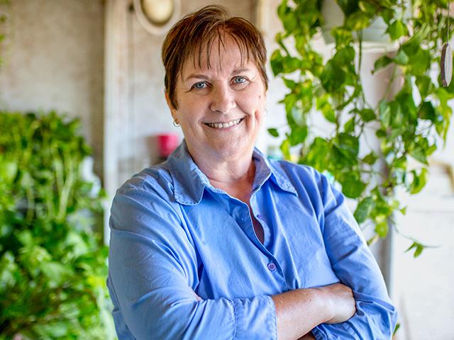 Ruth Hambleton (Marji Guyler-Alaniz)