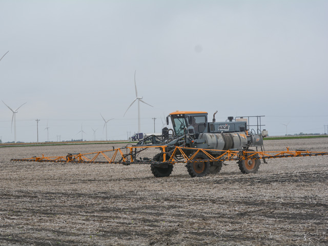 After months of lobbying from corn growers and members of Congress, the International Trade Commission on Monday voted against adding import tariffs to urea ammonium nitrate fertilizer from Russia or Trinidad and Tobago. (DTN photo by Matt Wilde)