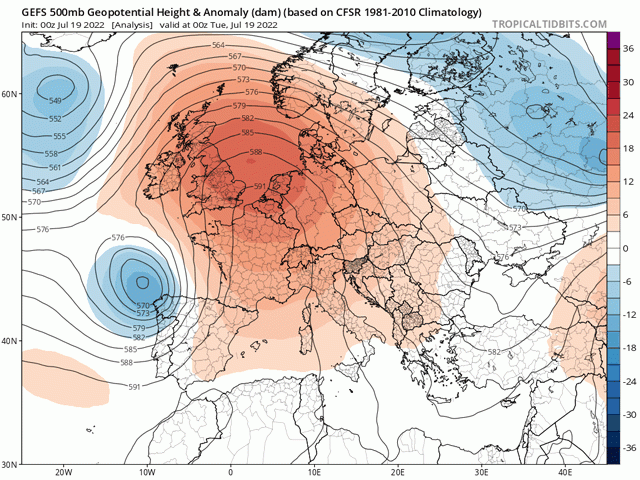A ridge of high pressure (in red) is bringing hot air up from northern Africa. The ridge will spread eastward throughout the rest of the week. (Tropical Tidbits graphic)