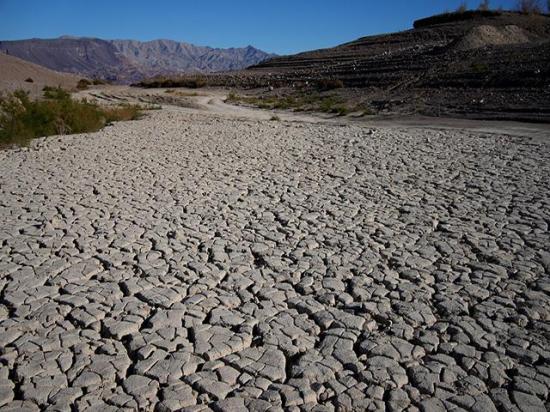 Cracked earth in an area once under the water of Lake Mead at the Lake Mead National Recreation Area, Friday, Jan. 27, 2023, near Boulder City, Nev. (AP photo by John Locher)