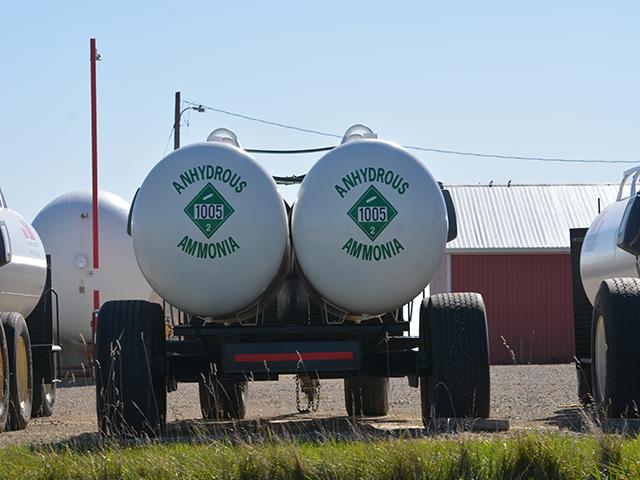 A clean hydrogen grant project funded by the Department of Energy could help lower emissions from fertilizer made from natural gas. The project based in Minnesota and the Dakotas was part of $7 billion in regional clean hydrogen grants awarded Friday. (DTN photo by Chris Clayton)