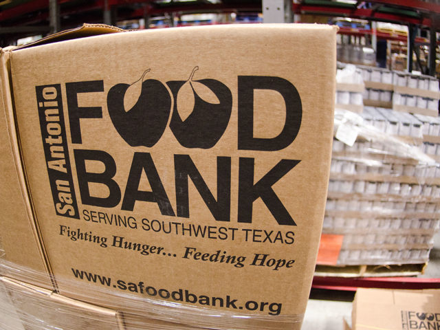 Congress late Monday voted to approve a $900 billion aid package and pass an omnibus fiscal-year 2021 spending bill to close out the lame-duck Congress. The aid package included several provisions to help agriculture, as well as $1.5 billion to buy commodities for food banks. (USDA photo)