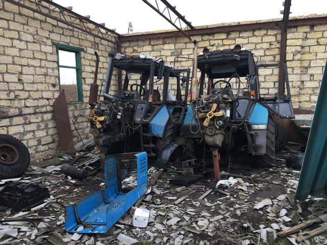 On Adam Melnik&#039;s farm, the Russians destroyed greenhouses, a workshop, a garage for machinery, houses, tomato and potato harvesters, as well as tractors by bombing and shelling. (Photo by Iurii Mykhailov)