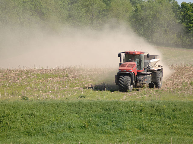Some soil and nutrient management experts are recommending growers avoid over-applying potassium to corn and soybean fields, after research shows it can drop yields at certain rates. (DTN photo by Jim Patrico) 