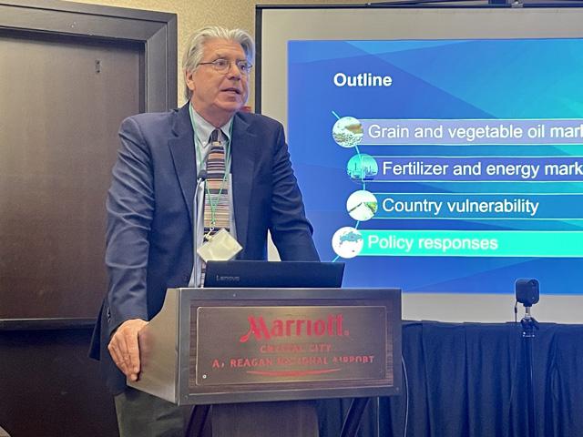 Joe Glauber, former chief economist at USDA, spoke last week at the North American Agricultural Journalists (NAAJ) annual meeting in Arlington, Virginia. Glauber is now a senior research fellow at the International Food Policy Research Institute. (DTN photo by Emily Unglesbee)