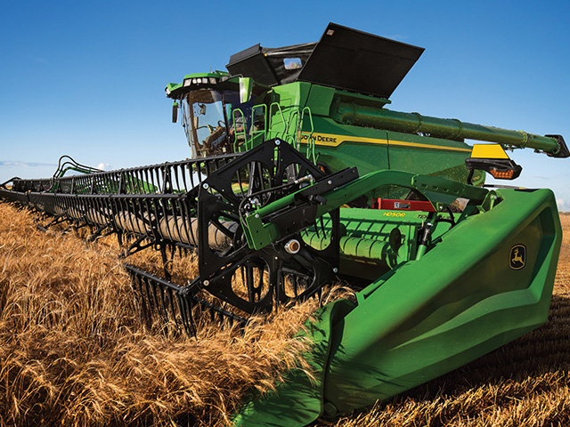X Series combines feature artificial intelligence, computer vision, in-field machine-to-machine communication and integrated sensors to improve machinery and harvesting productivity. (Photo courtesy of John Deere)