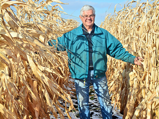 Bob Recker, Iowa, says 60-inch corn plus cover crops works with cattle to boost soil health. (PF photo by Matthew Wilde)
