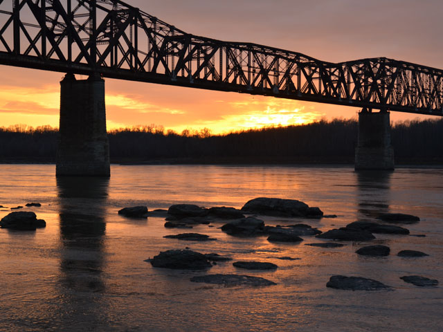 The Mississippi River near Thebes, Ill., when low water uncovered rock pinnacles that made transport difficult. (DTN photo by Gregory Thorp)