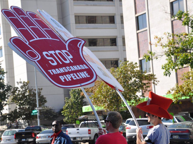 The Trump administration Tuesday signed executive orders to open the door for building the Keystone XL and Dakota Access pipelines. (DTN file photo by Chris Clayton)