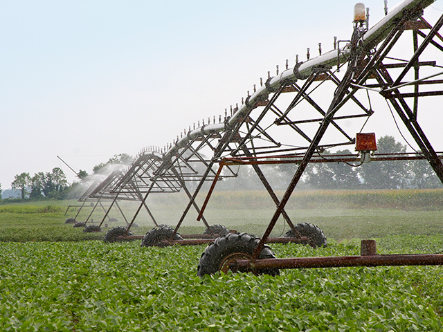 When it comes to water use in agriculture, the adoption of new irrigation technologies including drip and sprinkler irrigation, is not having "big, system-wide benefits," according to Mark Rosegrant, director of the environment and production technology division of the International Food Policy Research Institute in Washington, D.C. (Progressive Farmer photo by Des Keller)