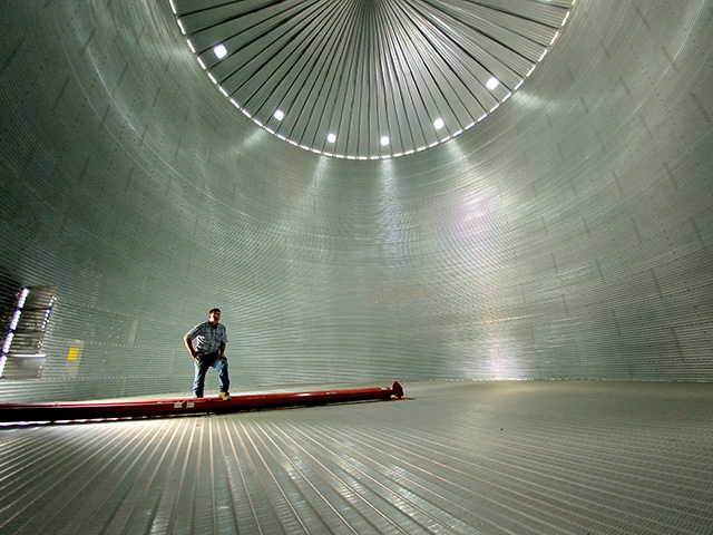 In its Quarterly Stocks report, USDA indicated that the U.S. soybean bin was empty (basically) at the end of the 2013-2014 marketing year. (DTN file photo by Jim Patrico)