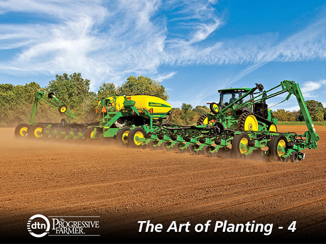 John Deere&#039;s ExactEmerge planters sped across 75,000 acres in 2014. (Photo courtesy of John Deere)
