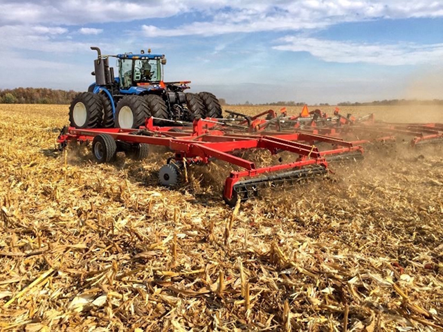 The flagship of Kongskilde&#039;s tillage line is the 9200 vertical tillage tool. It now becomes part of the New Holland catalogue. (Photo courtesy New Holland.)