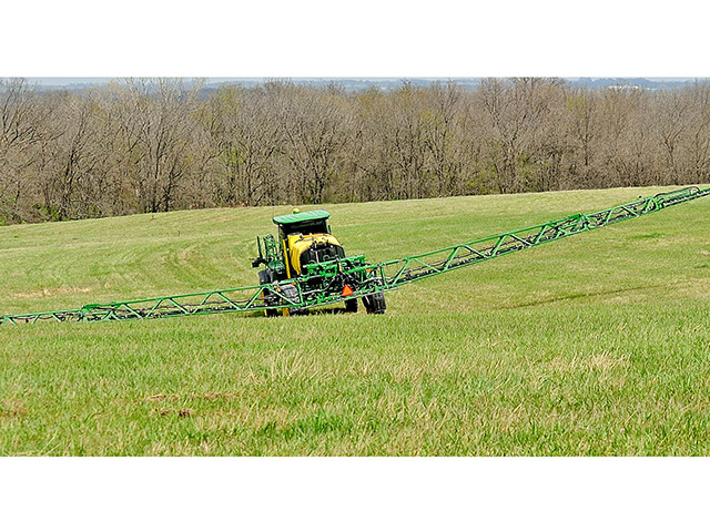 Turns on hilly ground can cause a spray boom to sway, putting one end in the air and the other on the ground. Results: poor coverage and possible drift. (DTN/The Progressive Farmer photo by Jim Patrico)