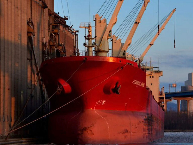 With 12.1 million metric tons of grain moved, a 20% increase year over year, agriculture was a key commodity in driving tonnage and international traffic in 2018 on the Seaway. Pictured is the Federal Rhine, the last saltie of the 2018 season, loading durum at CHS elevator in Superior, Wisconsin. (Photo by Paul Scinocca)