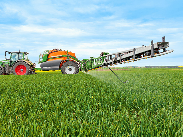 The UX 01 Super comes in 80- to 120-foot boom widths. Options include auto-boom height control, single-nozzle section control and auto rinsing, Image provided by the manufacturer