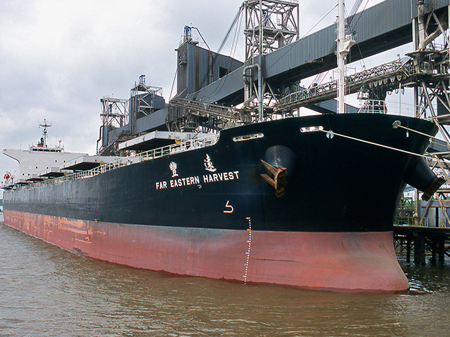 The tariffs on U.S. soybeans disrupted exports to China and created major changes to grain supply chains, Image by Jim Patrico