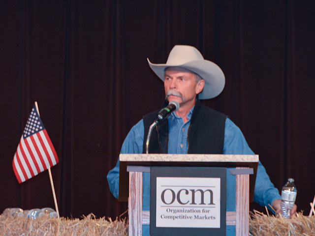 Bill Bullard, president and CEO of R-CALF USA, spoke Wednesday at a cattle producer rally in Omaha. Groups at the meeting want fairer livestock marketing rules and country-of-origin labeling reinstated for meat products. (DTN photo by Chris Clayton) 