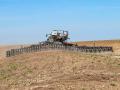 The SmartFrame automatically adjusts each toolbar section to follow a field&#039;s contour. (Progressive Farmer image by provided by Fendt)