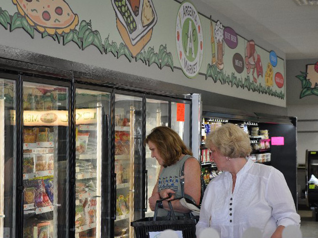 Food companies are latching on to the sustainability movement and also trying to avoid labeling products as containing GMOs. The U.S. Farmers and Ranchers Alliance and other farm groups are pushing back on claims that declare GMOs are unsustainable. (DTN file photo)
