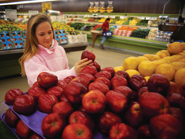 Canada and the U.S. are disagreeing over rules governing surety bonds on fresh produce shipped across the border. (DTN file photo)