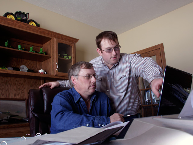 Implementing real-time, site-specific business software can help farmers remain profitable. (DTN/The Progressive Farmer file photo)