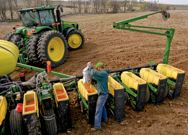 Top performing businesses encourage employees to think like owners. (DTN file photo by Bob Elbert)