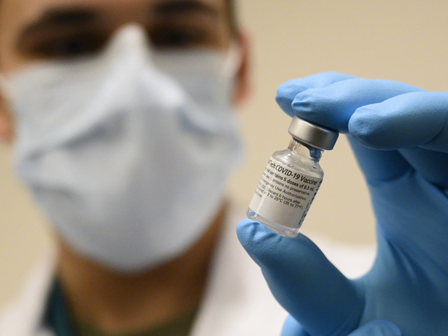 Efforts are underway to expand COVID-19 vaccinations in rural areas. (Photo by Lisa Ferdinando, Department of Defense)