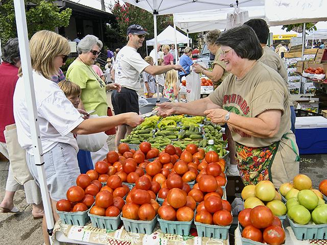 USDA on Wednesday rolled out a series of initiatives seeking to transform food systems in ways that will seek to increase access to healthier foods through farmer markets, local food systems and nutritional programs. (DTN file photo) 