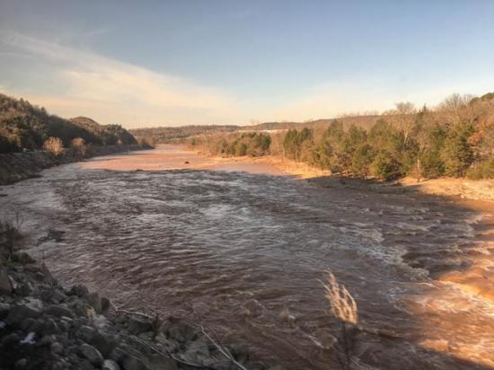 A county court in Oklahoma dismissed one of two cases claiming quiet titles over land technically in Texas along the Red River. (Photo by Anka0380; CC-BY-SA-4.0)