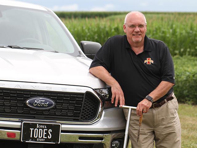 Managing SCN varietal resistance needs to include rotating the type of resistance, says Iowa State University nematologist Greg Tylka. (DTN photo by Pamela Smith)