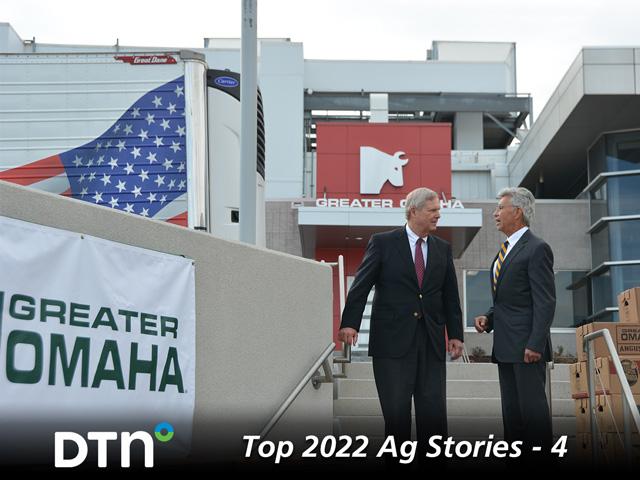 Agriculture Secretary Tom Vilsack speaks with Henry Davis, CEO of Greater Omaha Packing Co., before a late-fall press conference announcing a $19.9 million grant to the packing plant. (DTN file photo by Chris Clayton)