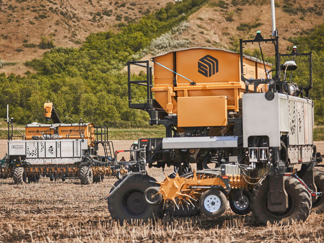 Haggerty AgRobotics newest purchase of Raven&#039;s OMNiPOWER self-propelled power platform gives it the ability to address human labor shortages with a unit that manages the operations of implements such as sprayers and spreaders. (DTN image courtesy of Raven Industries Inc.)