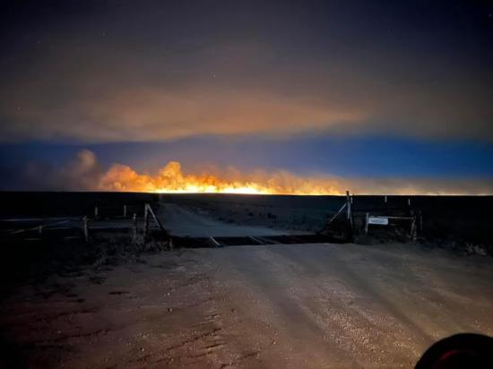 Friends and neighbors rally to aid this Texas ranch and bring important perspective amid a devasting wildfire. (Photo by Tiffany Dowell Lashmet)