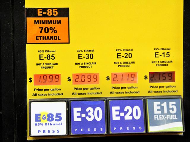 Gasoline retailers said they need regulatory certainty to continue E15 sales. (DTN file photo)