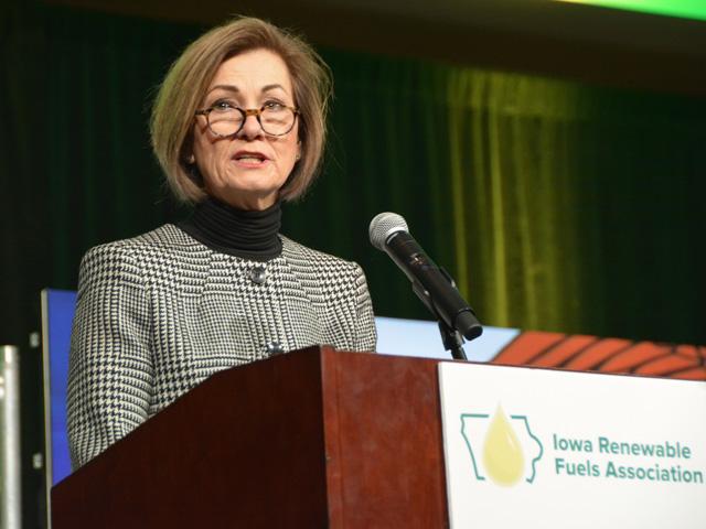 Iowa Gov. Kim Reynolds, speaking at the Iowa Renewable Fuels Association annual meeting, championed her bill at the state level to require fuel stations to install E15 pumps and 20% biodiesel pumps. (DTN photo by Chris Clayton)