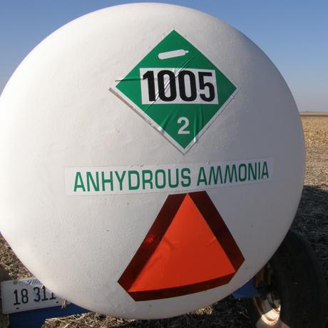 The timing of anhydrous purchases will make a significant difference in net farm income in 2022, Kansas State University economists say. (DTN file photo)